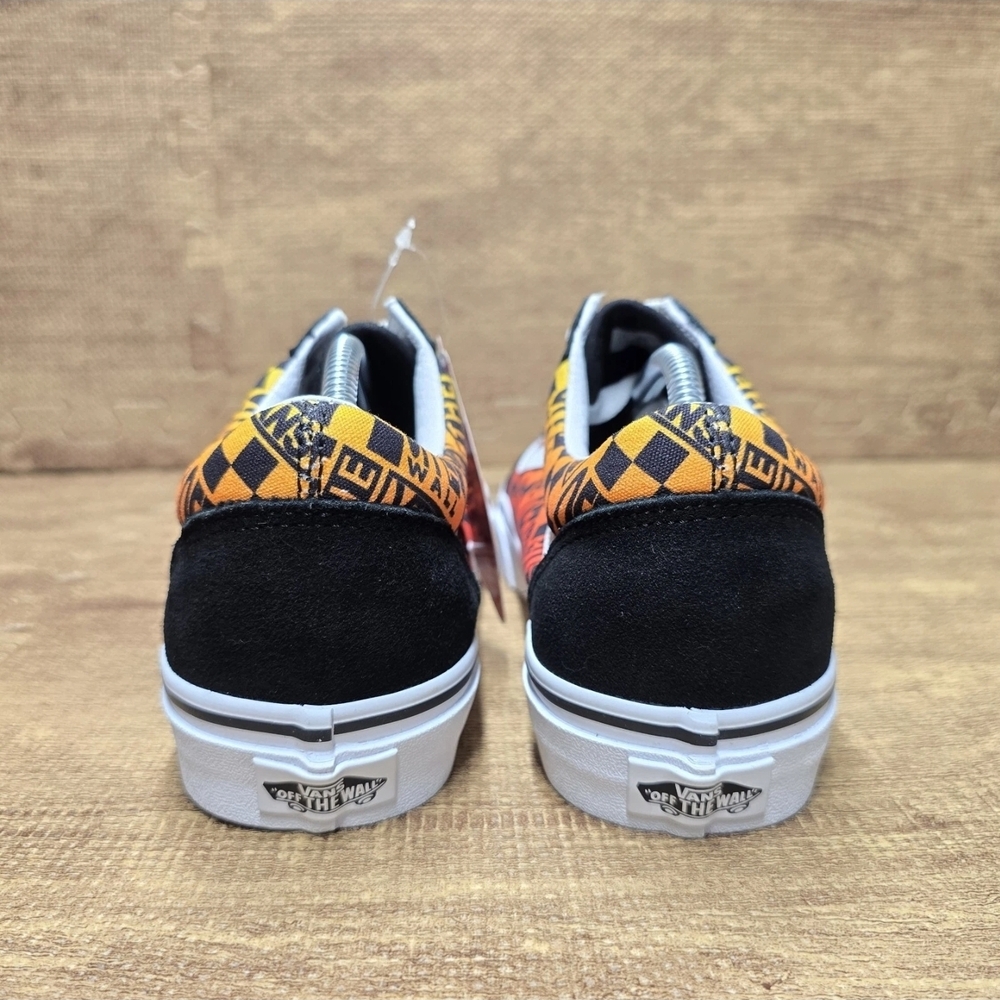 New Vans Logo Flame Old Skool Women's Size 9 Sneakers Red Black White Low Top - Picture 10 of 12